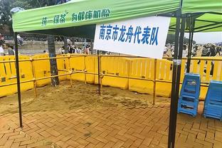 科尔：我们一直打11人轮换 但若要增加TJD时间就很可能打10人轮换